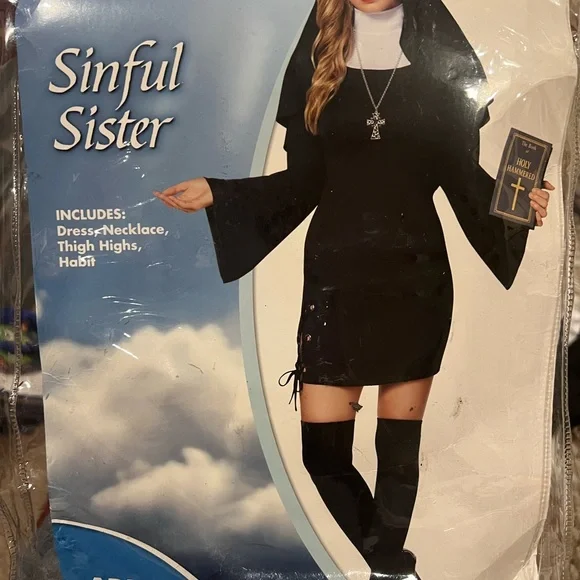 Spirit Halloween ‘Sinful Sister’‎ - Picture 3 of 9